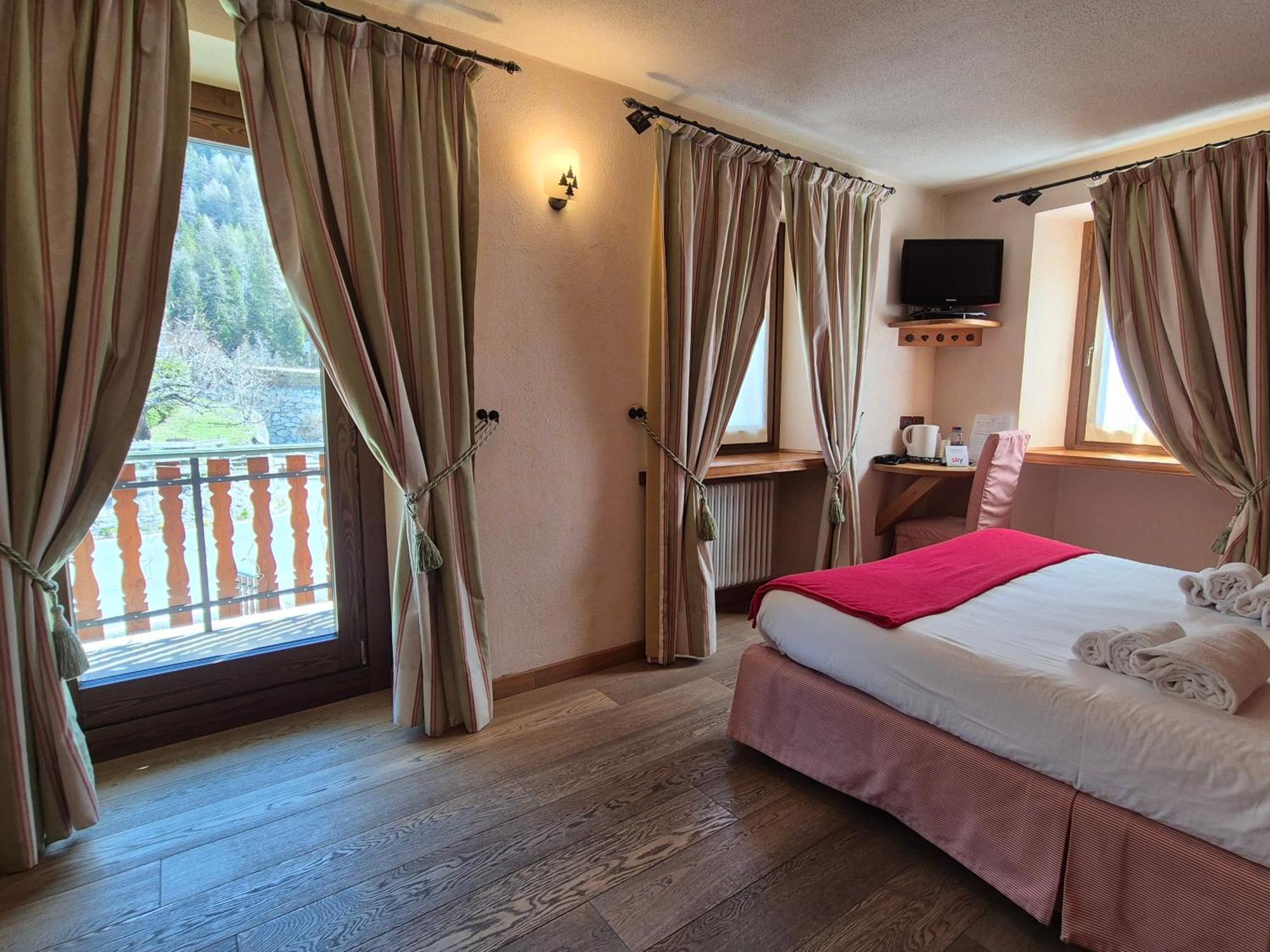 Hotel Dente Del Gigante Courmayeur Exterior foto